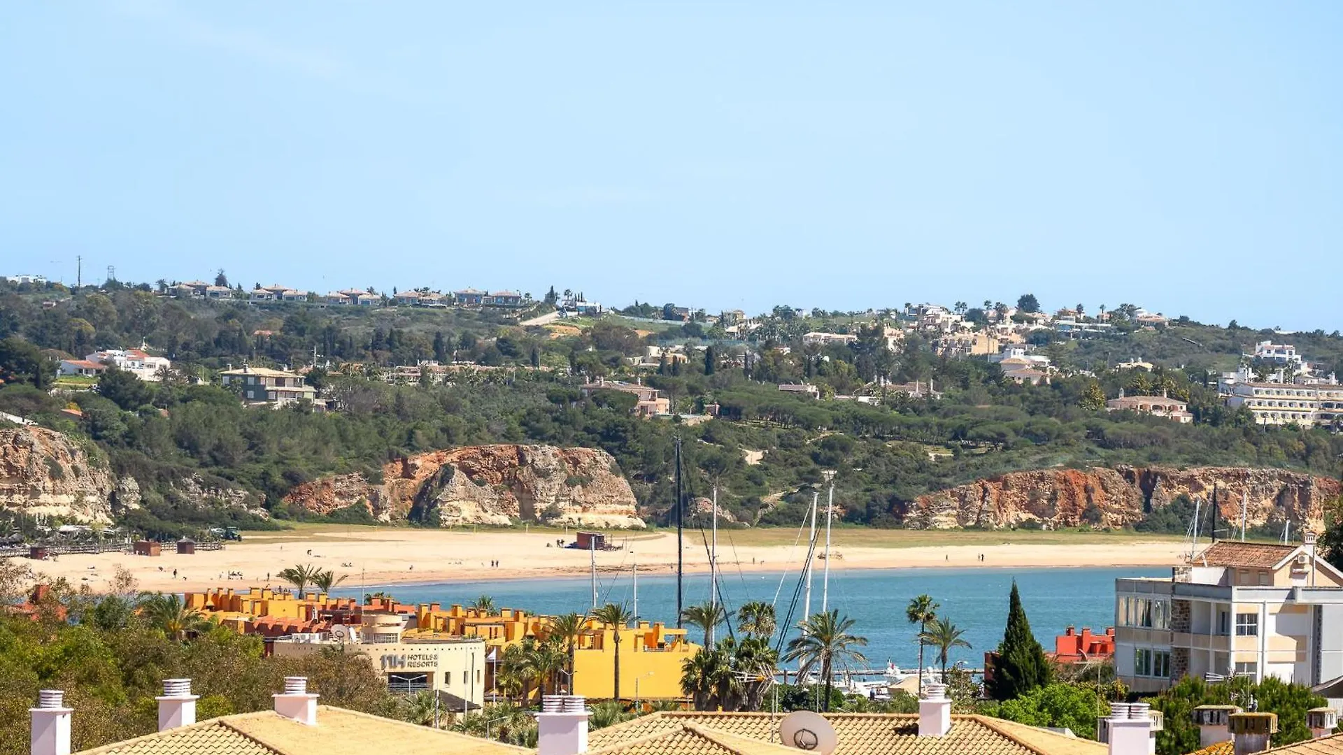 Stylish Apartment With A View And Beach Portimao