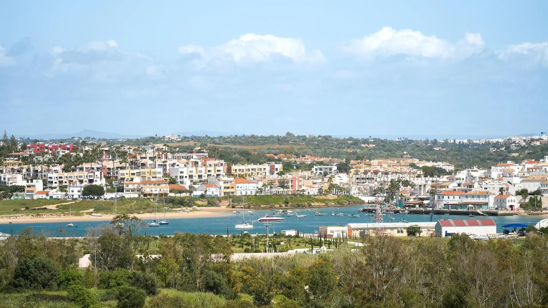 Stylish Apartment With A View And Beach Portimao