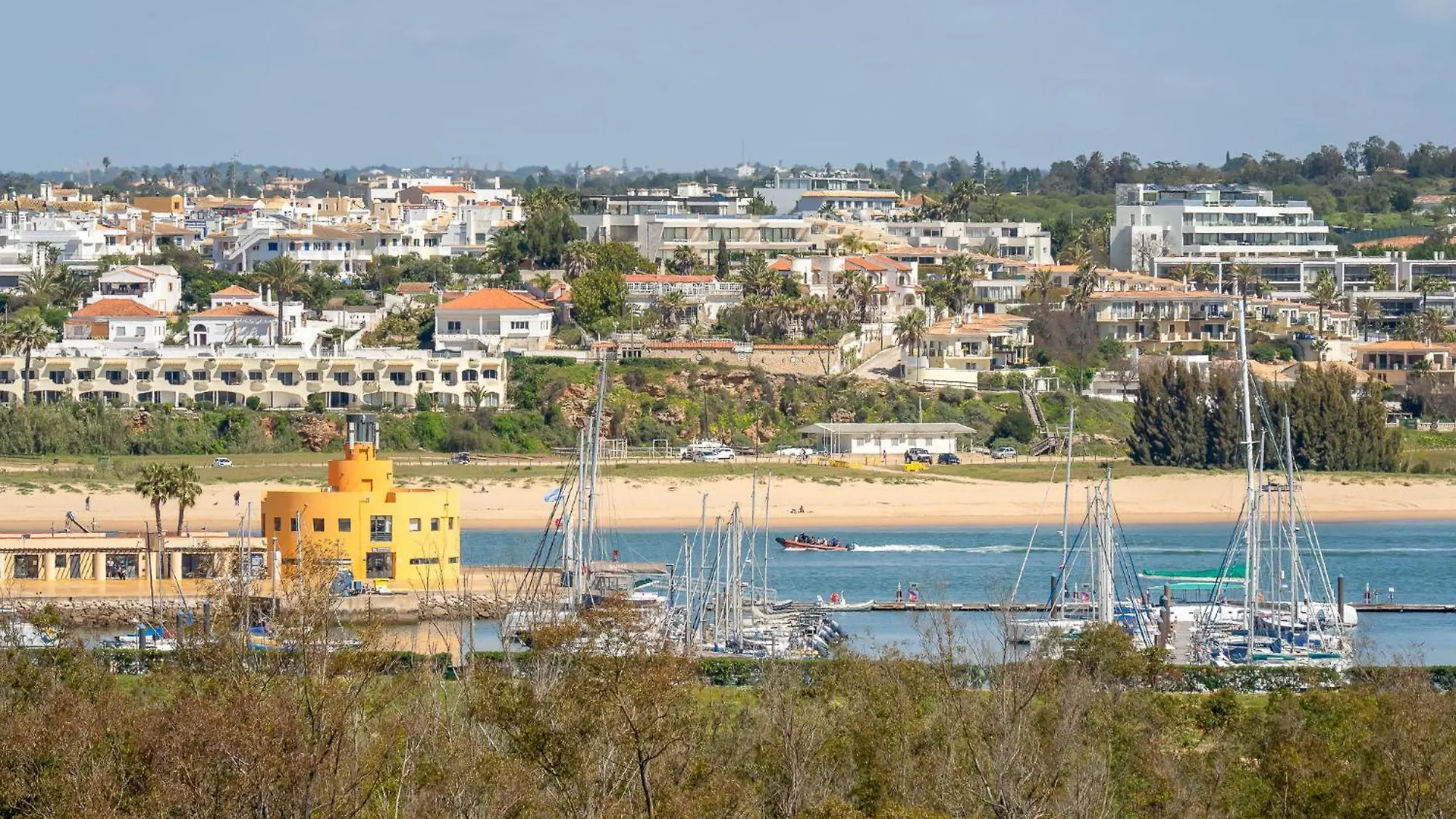Stylish Apartment With A View And Beach Portimao