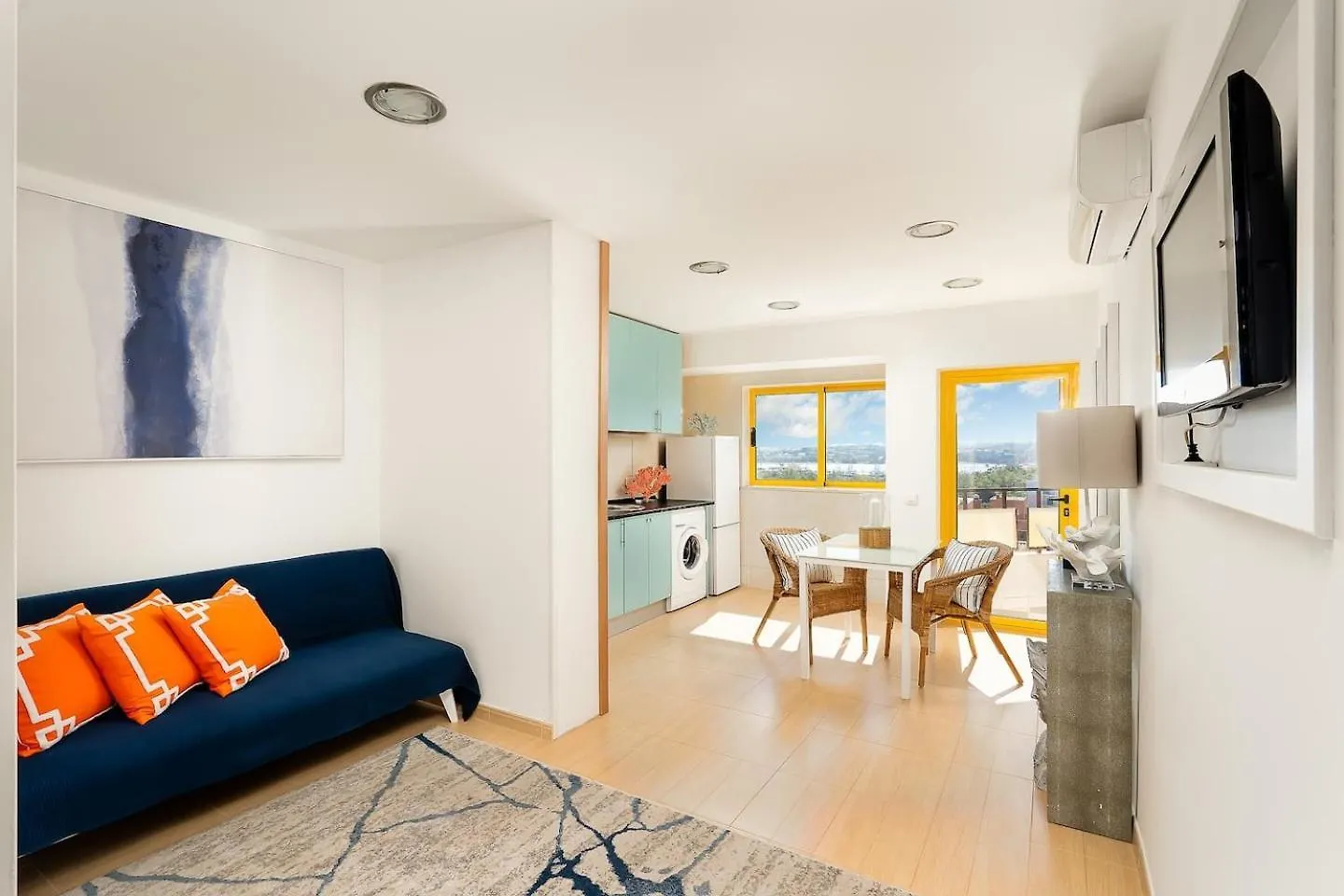 Stylish Apartment With A View And Beach Portimao